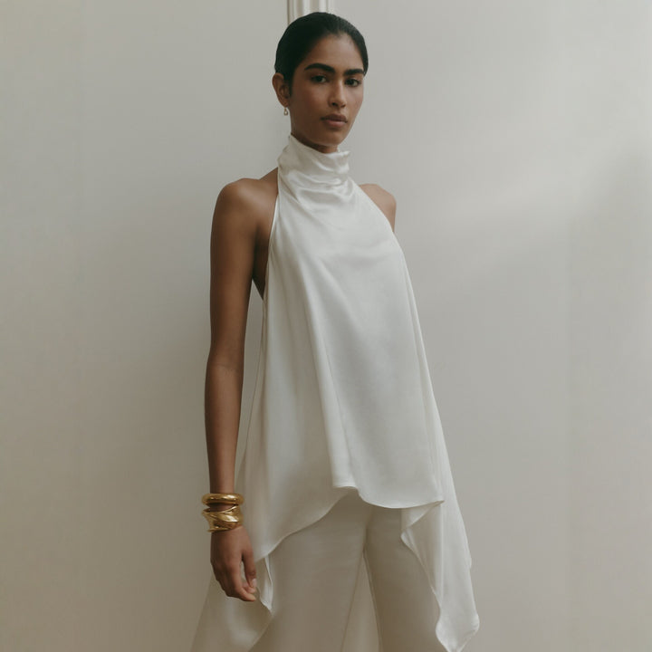 Damer elegant satinert en-deltakostyme med asymmetrisk snitt Skjora