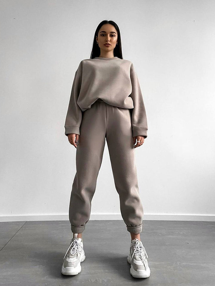 Kvinnenes komfortable joggedress med elastisk midjebånd og komfortabel passform Skjora