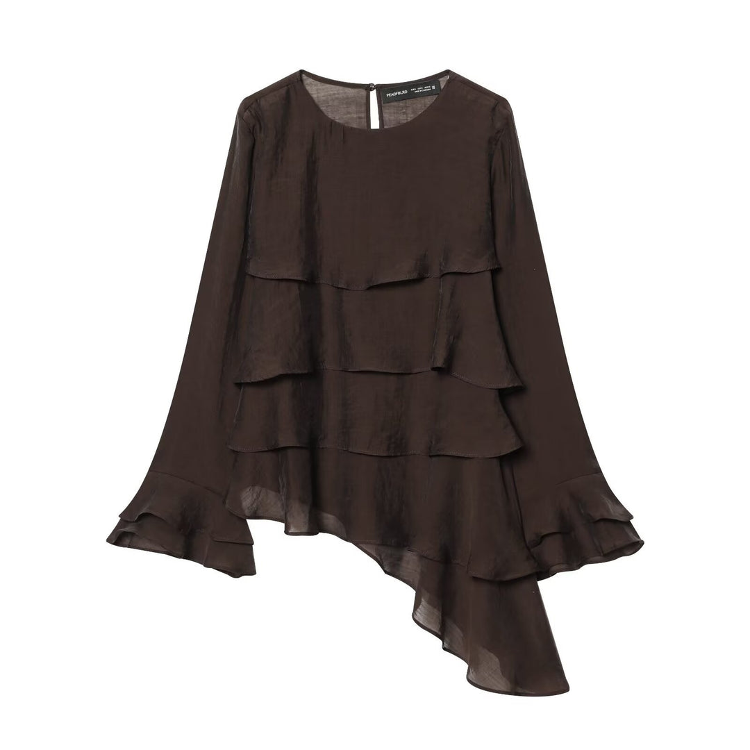 Dame asymmetrisk bluse med volangdetaljer og elegant fall Skjora