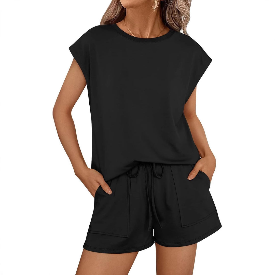 Dame avslappet to-dels sett med vid topp og shorts Skjora