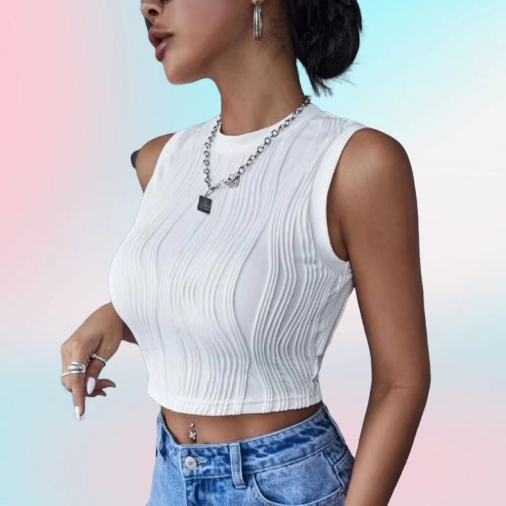 Kvinne crop top med teksturert overflate og høy hals