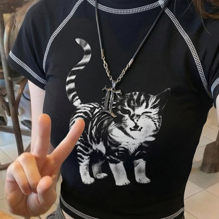 Women's T-shirt with creative cat design and sporty cut Skjora