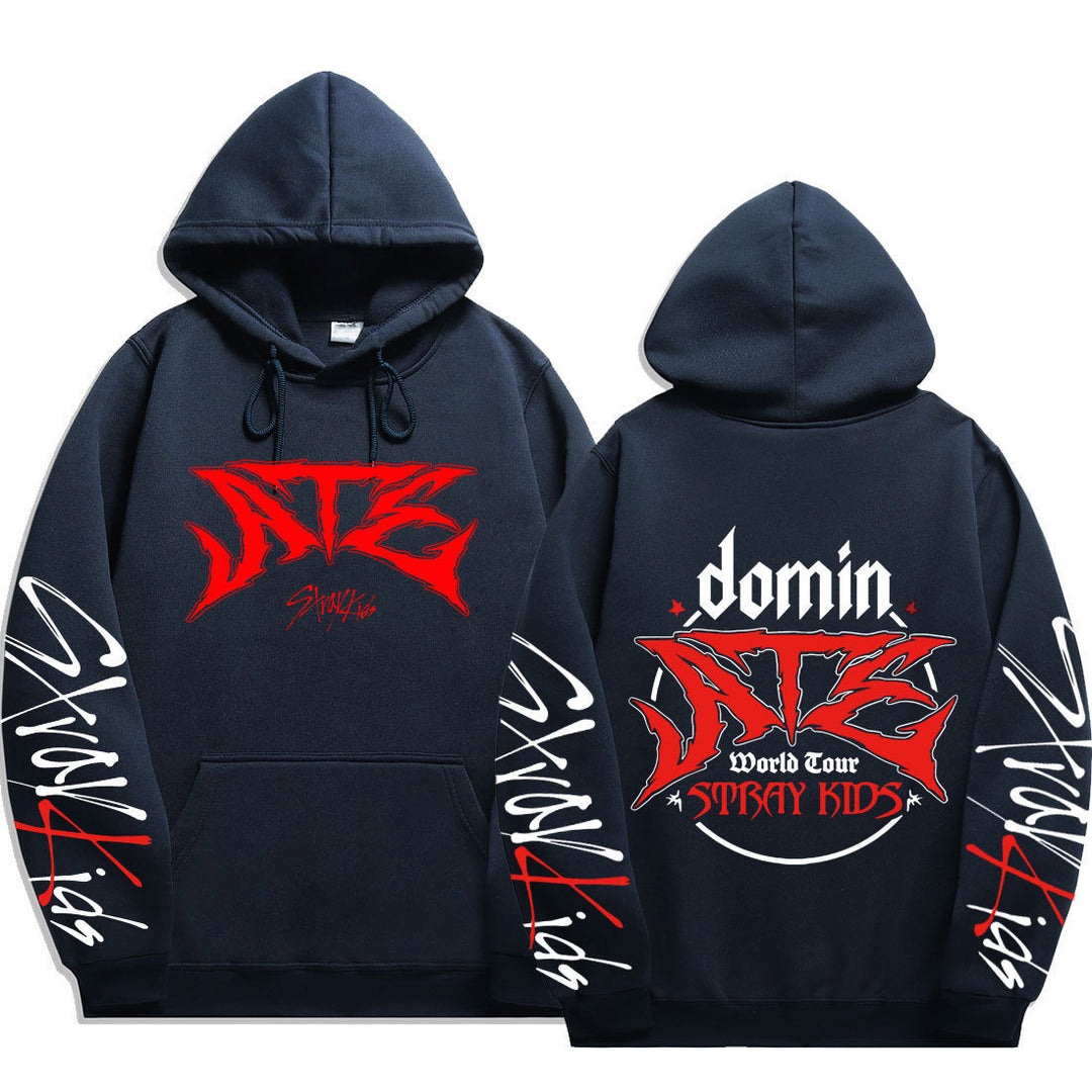 Dame hoodie med iøynefallende grafisk design Skjora