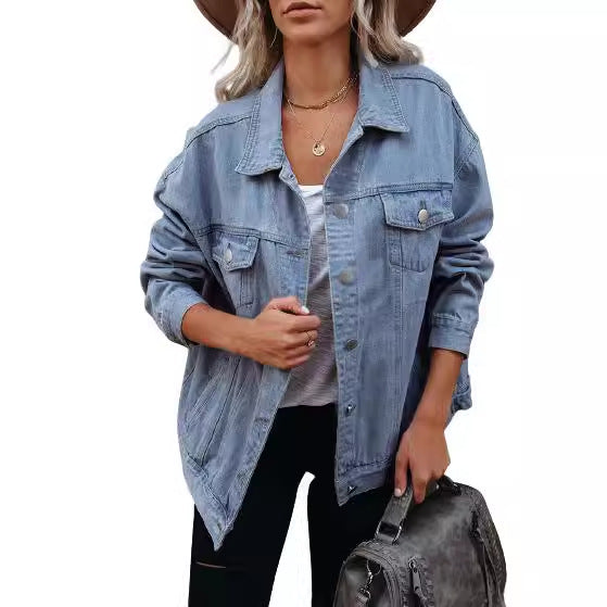 Kvinne casual denimjakke i oversized passform med brystlommer Skjora