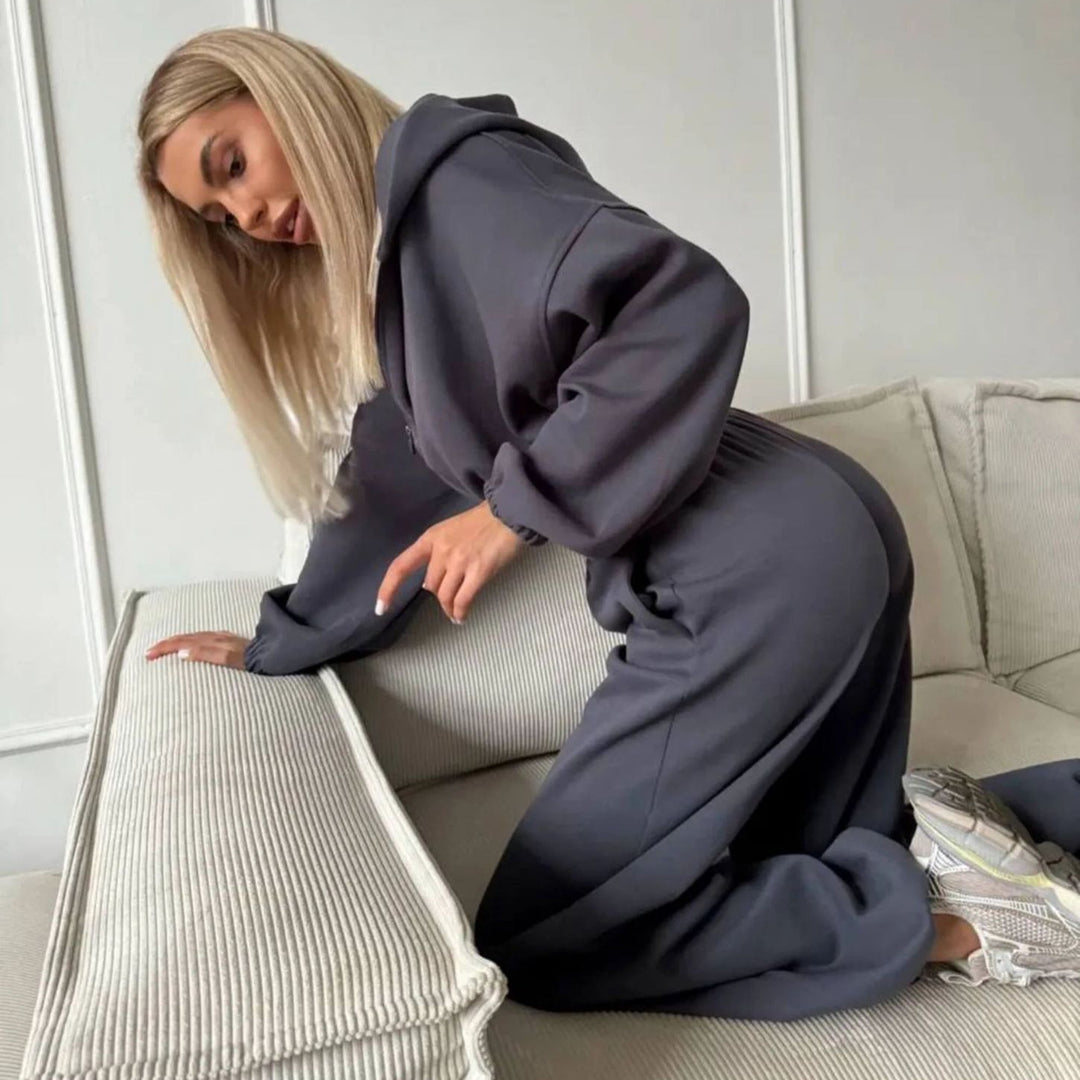 Kvinners elegante sporty sett med hette og vide bukser Skjora