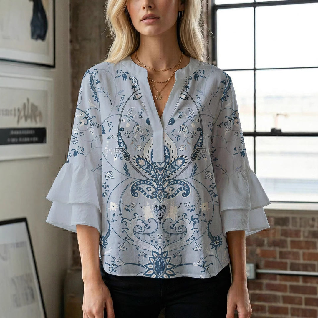 Damebluse med vakker blomstermønster Skjora