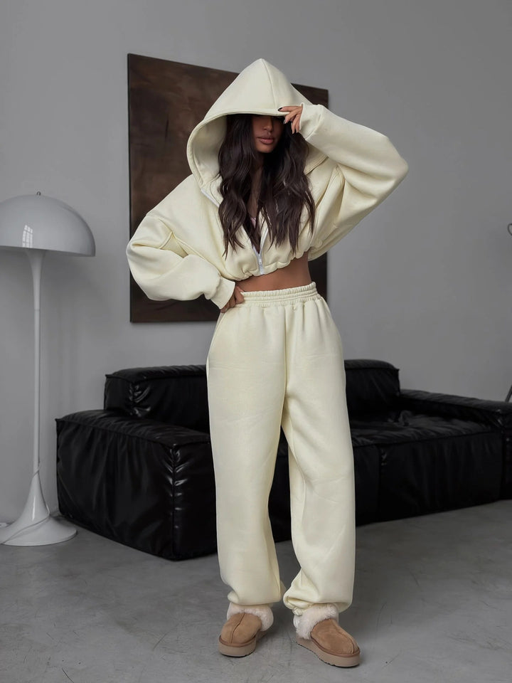 Damen sporty cropped hoodie og vide joggebukser sett Skjora