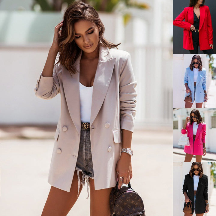 Kvinne elegant oversized blazer med dobbeltspent knappelukking og silkeaktig finish Skjora