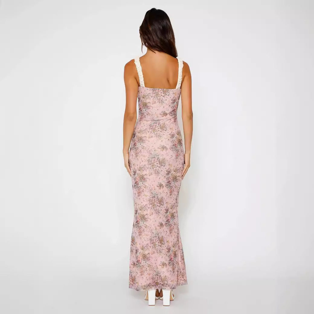 Dame Floral Maxi Kjole med Rynkedetaljer og Tettsittende Silhuett