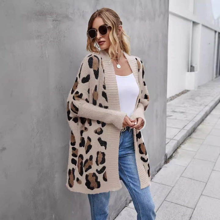 Damer koselig cardigan med trendy leopardmønster Skjora