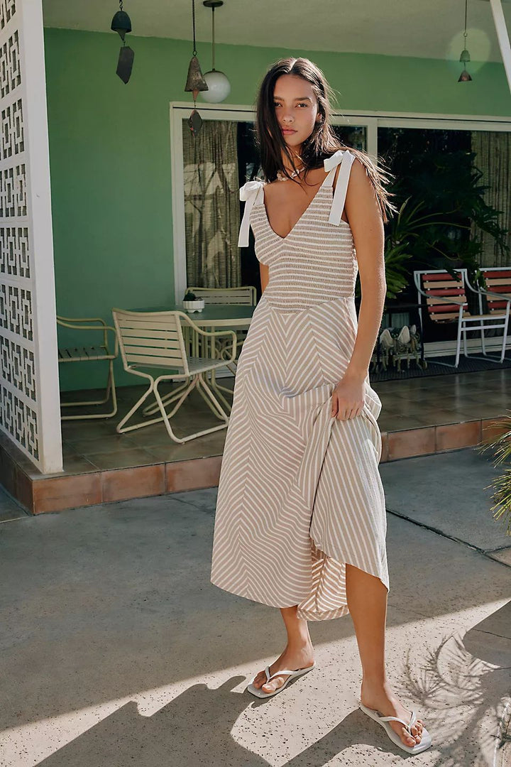 Damer Maxi Sommerkjole med lekne stropper og elegant V-hals