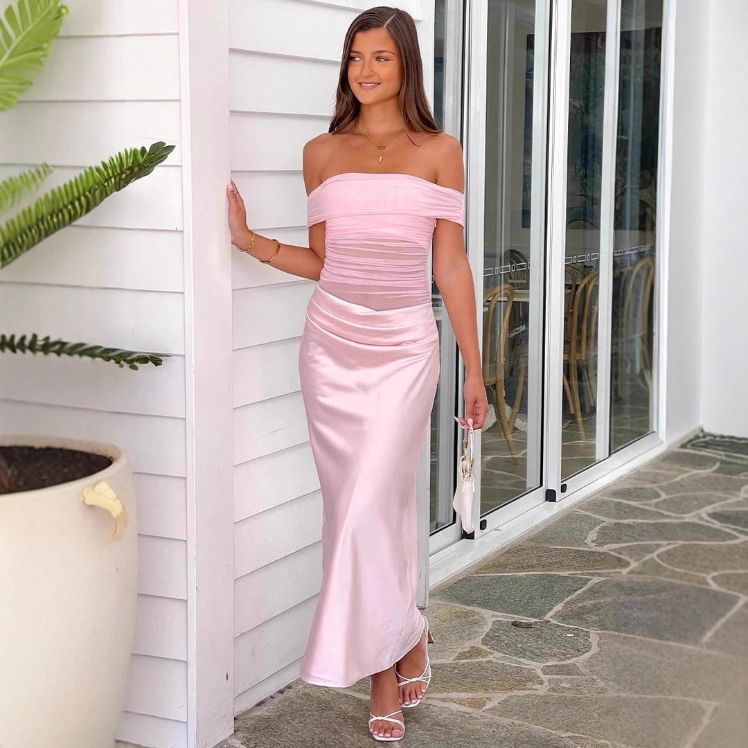 Damer elegant off-shoulder aftenkjole med figurskapende rynker og sateng-finish Skjora
