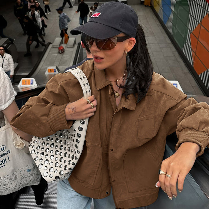 Kvinnes oversized blazerjakke med en avslappet snitt laget av mykt materiale