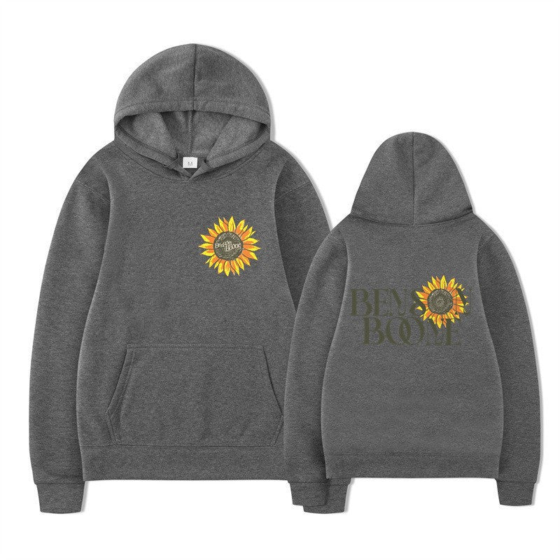Dame hoodie med blomster grafisk design Skjora