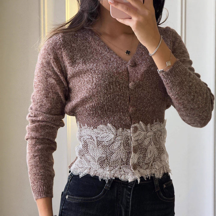 Dame cardigan med delikat blonder trim og elegante knapper Skjora