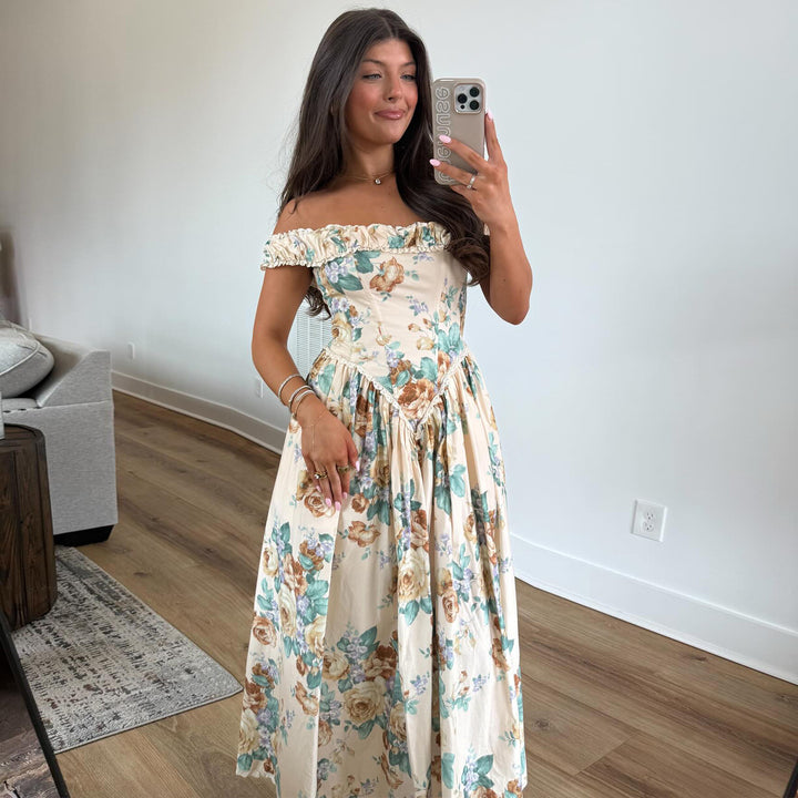 Kvinner Off-Shoulder Maxi Kjole med Blomsterdetaljer og Samlet Top