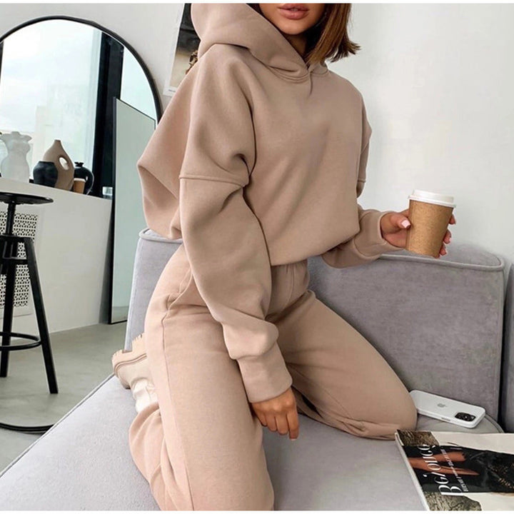 Kvinnenes stilige sweatshirt-outfit med en koselig passform og praktiske lommer Skjora