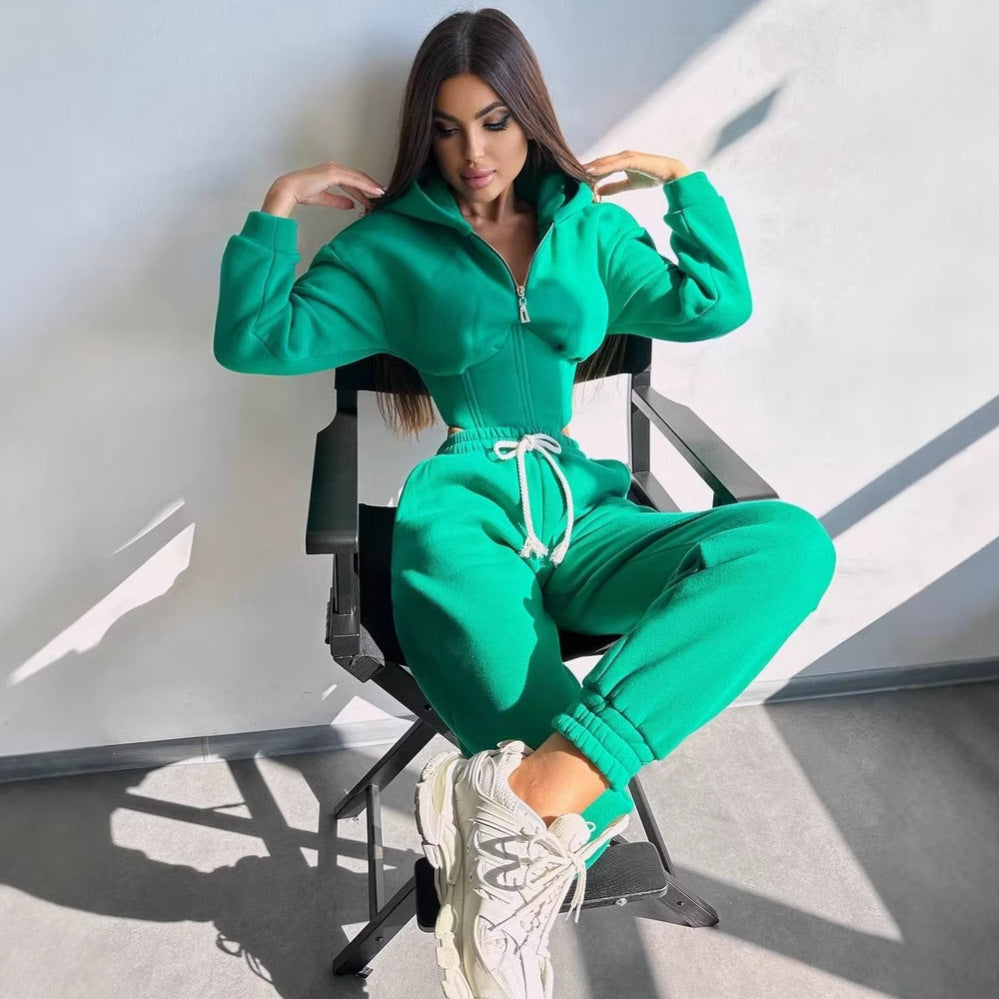 Kvinnegens cropped sweatshirt dress med høy krage og justerbar midje Skjora