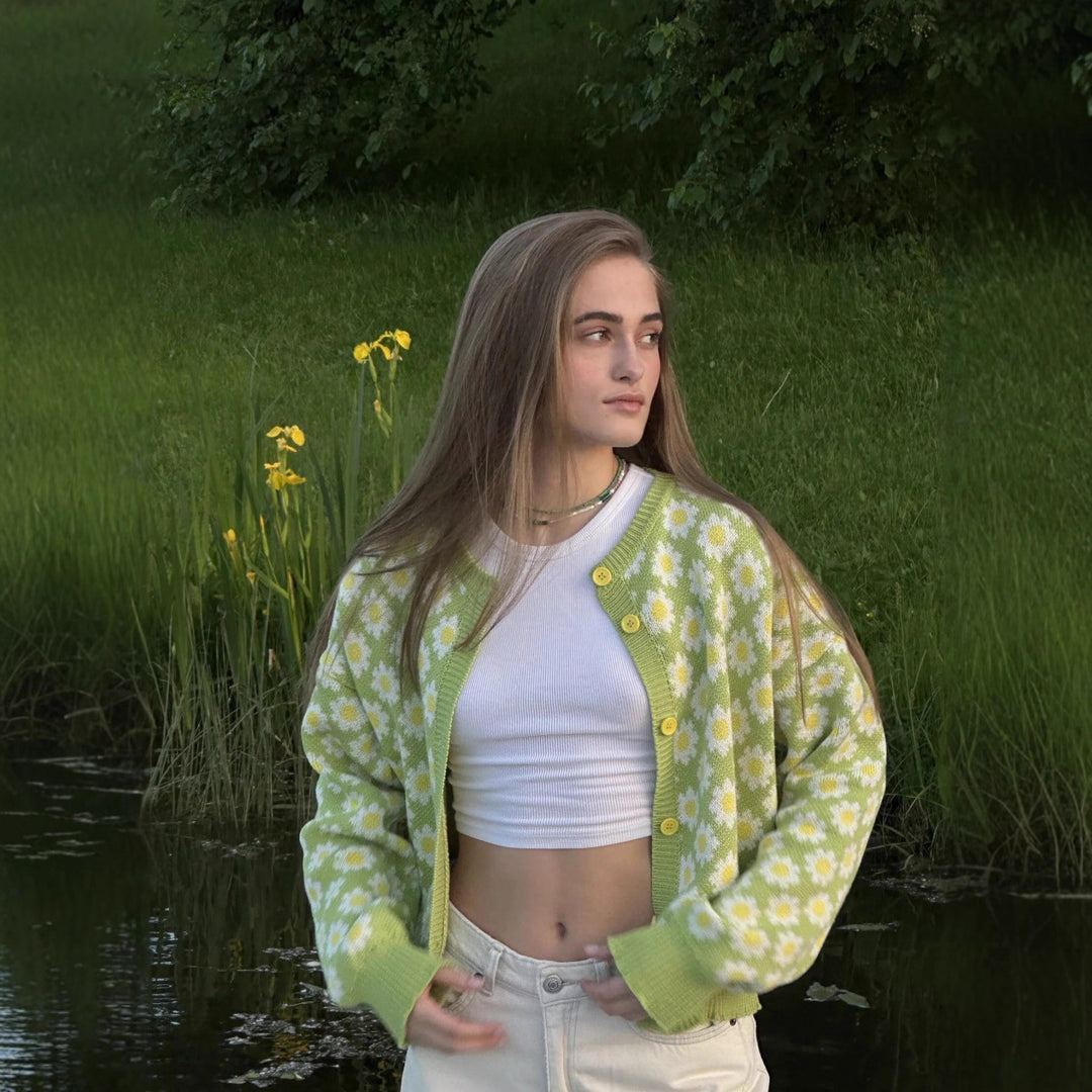 Dame cardigan med blomstermønster og fargerike knapper Skjora