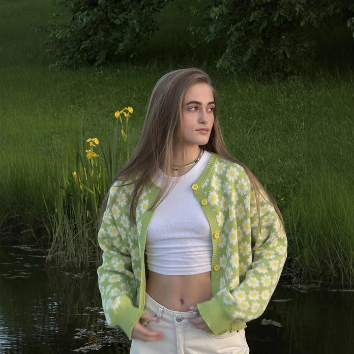 Dame cardigan med blomstermønster og fargerike knapper Skjora