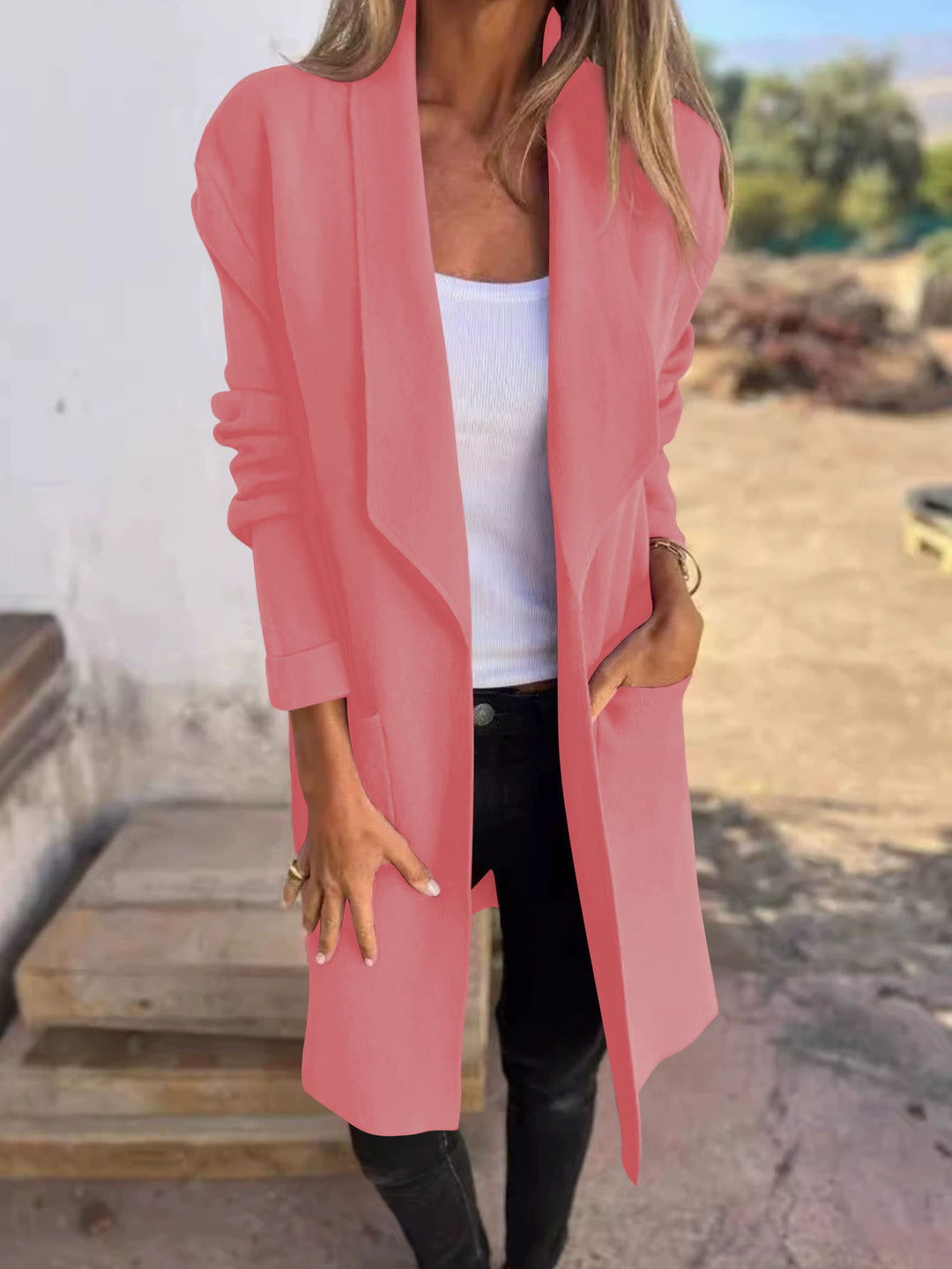 Women's casual oversized jacket with side pockets and an open collar Skjora