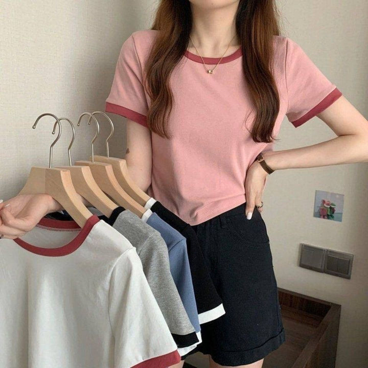 Women's short-sleeved T-shirt with contrasting color and light cotton fabric