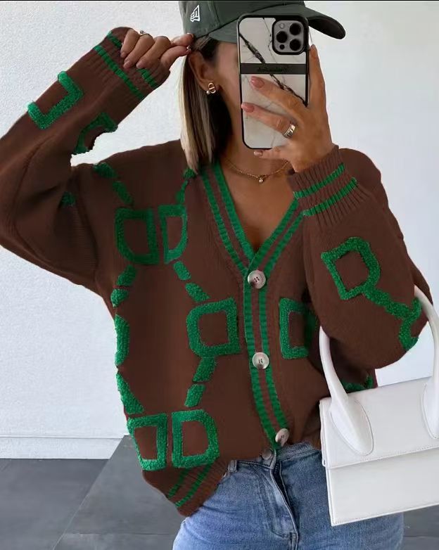 Damer Lekende Cardigan med Fargerikt Mønster og Knappe Detaljer Skjora