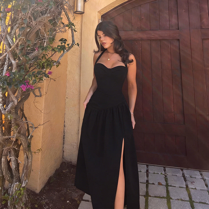 Dame off-shoulder Maxikjole med raffinert halterneck og flytende skjørt Skjora