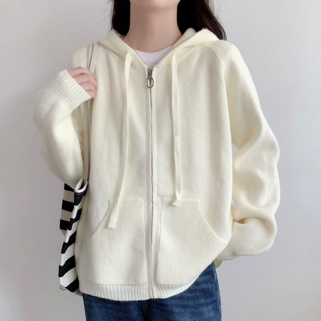Damenes oversized hettegenser med kort snitt og praktiske lommer Skjora
