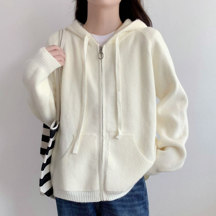 Damenes oversized hettegenser med kort snitt og praktiske lommer Skjora