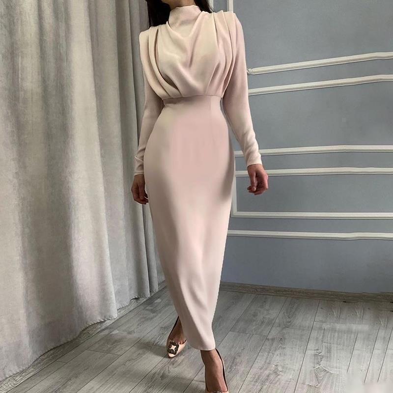 Dame Elegant Langermet Maxi-Kjole med raffinert Drapering og Høy Krage Skjora