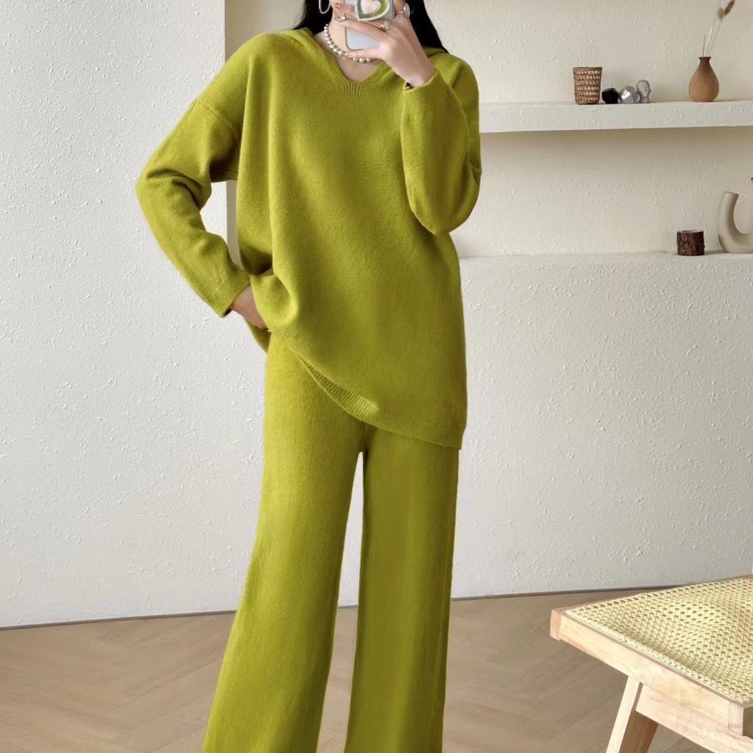 Women's cozy knit set with a loose fit and elegant design Skjora