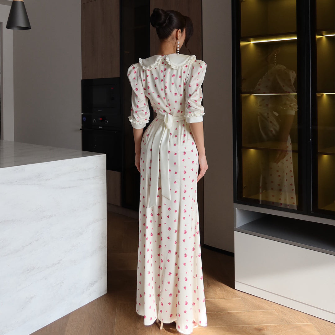 Dame maxi kjole med elegant kragebesetning og blomstermotiver