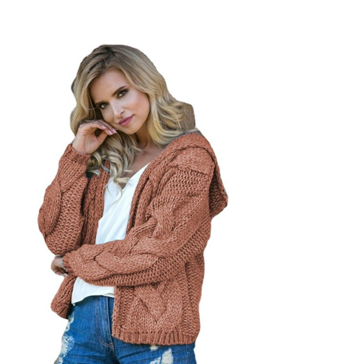 Dame chunky strikkegenser med hette og asymmetrisk design Skjora