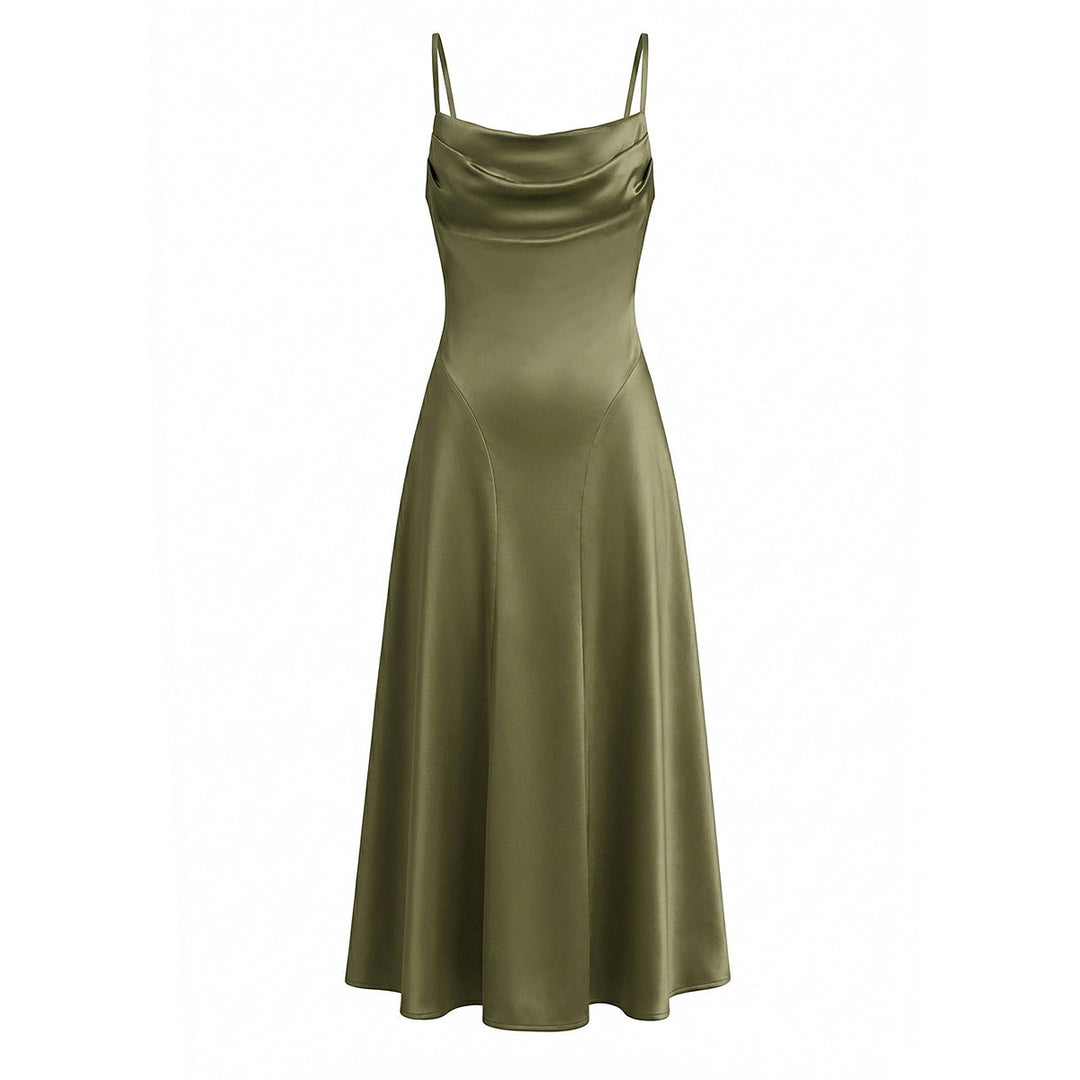 Dame maxikjole med elegant vannfallaussnitt og svingende skirt Skjora