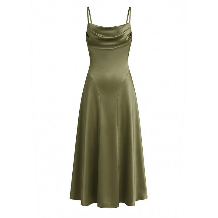 Dame maxikjole med elegant vannfallaussnitt og svingende skirt Skjora
