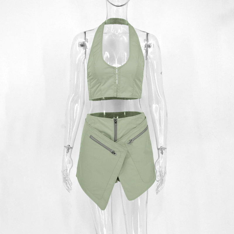 Damer sporty sett med moteriktig crop-top og asymmetrisk skjørt Skjora