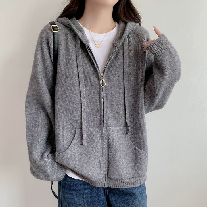 Damenes oversized hettegenser med kort snitt og praktiske lommer Skjora