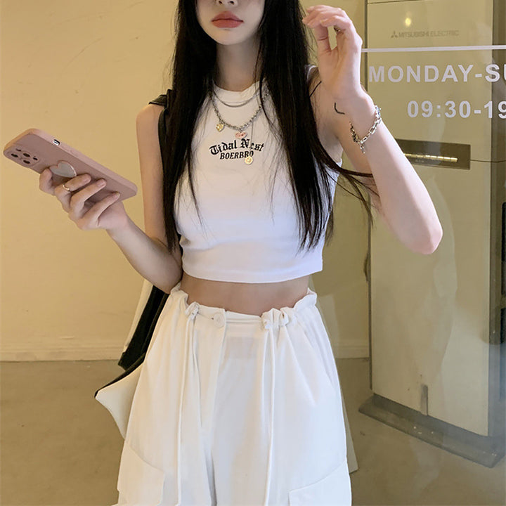 Kvinne Crop Top med Høy Krage og Diskret Logo Skjora