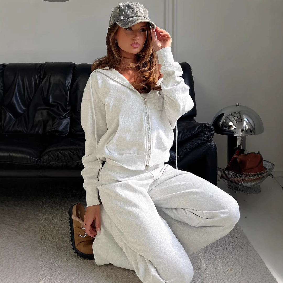 Women's fashionable lounge set with a relaxed fit and innovative design Skjora