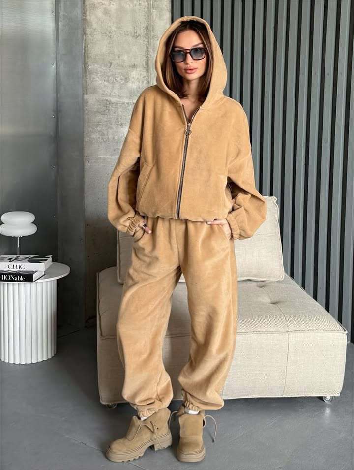 Damer Komfortabel Velour Hoodie Treningsdress med Glidelås Skjora