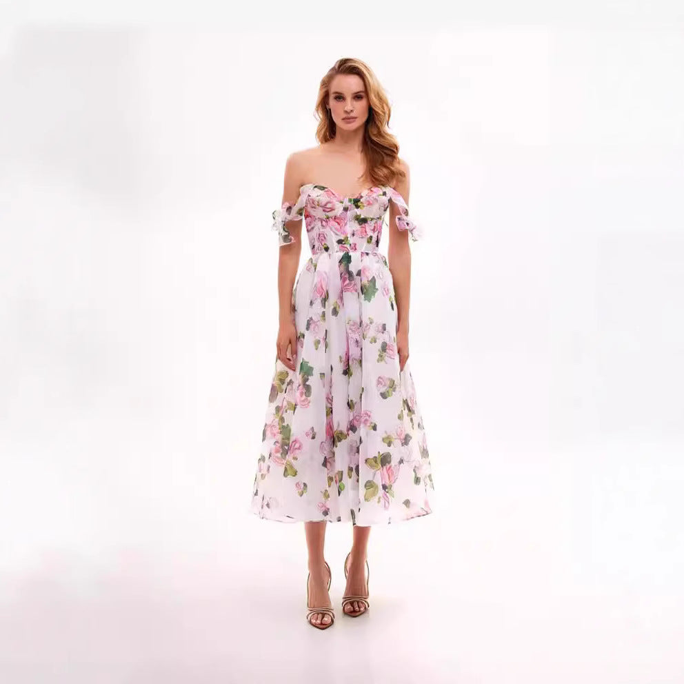 Kjole med blomsterdesign for kvinner med avdekket skuldre