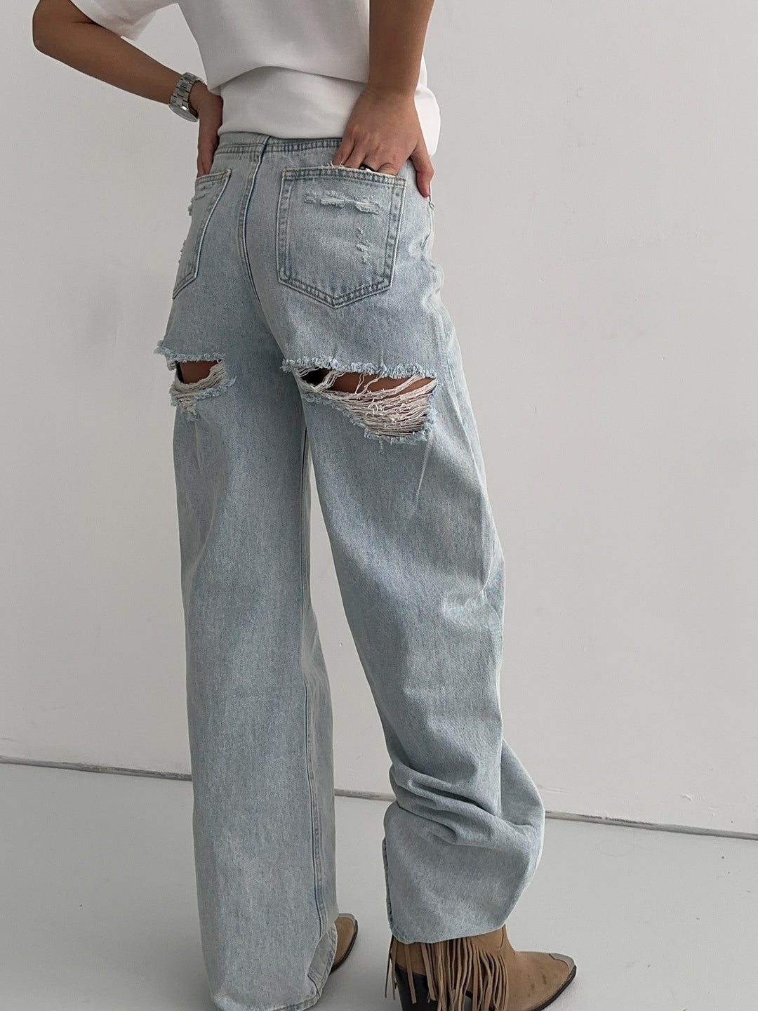 Kvinne Boyfriend Jeans med trendy Ødelagte Elementer Skjora
