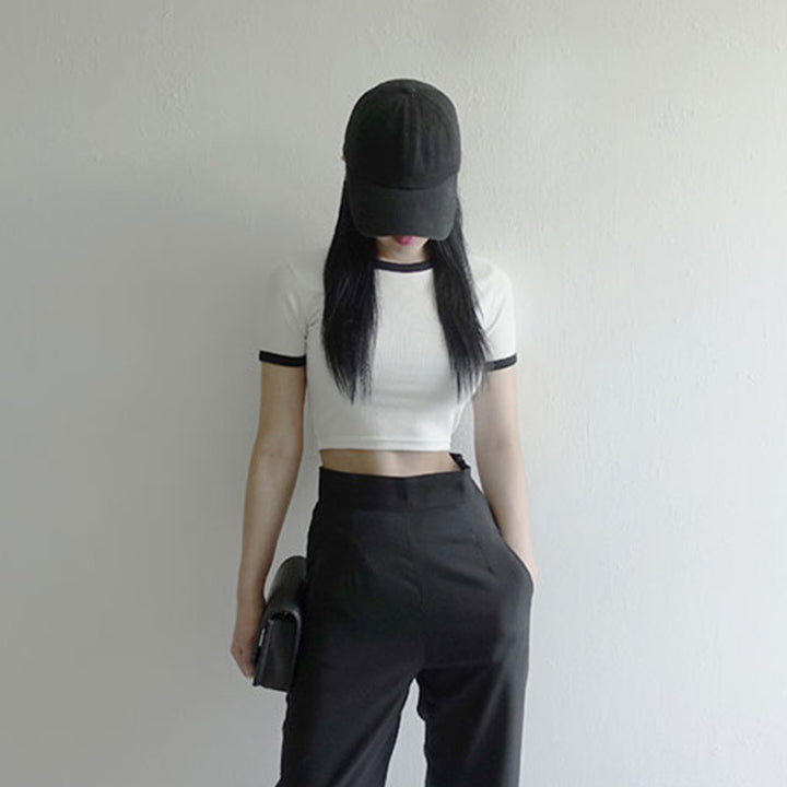 Kvinne Cropped T-Shirt med kontrasterende ermekanter og ledig passform