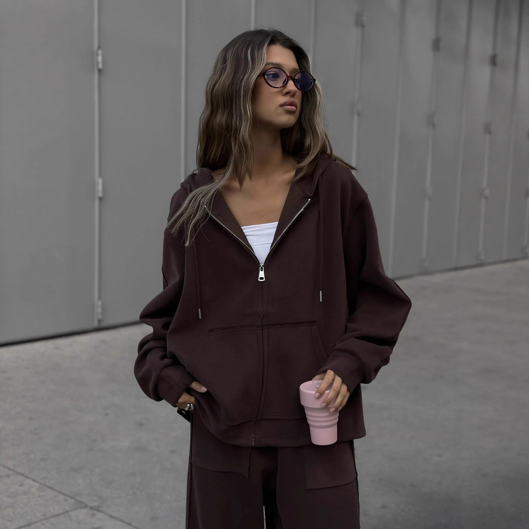 Kvinnens avslappede hettegensere jumpsuit med løs passform og praktiske lommer Skjora