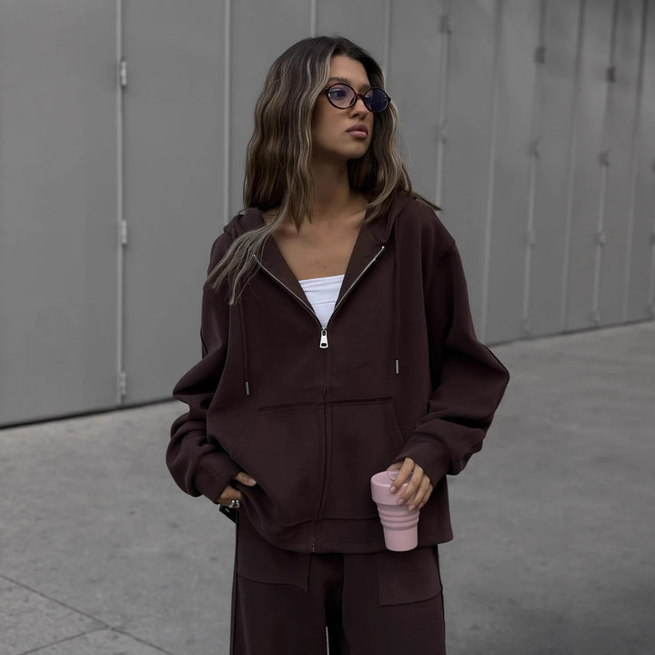 Kvinnens avslappede hettegensere jumpsuit med løs passform og praktiske lommer Skjora