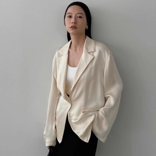 Dame elegant blazerjakke laget av høy kvalitet satin Skjora