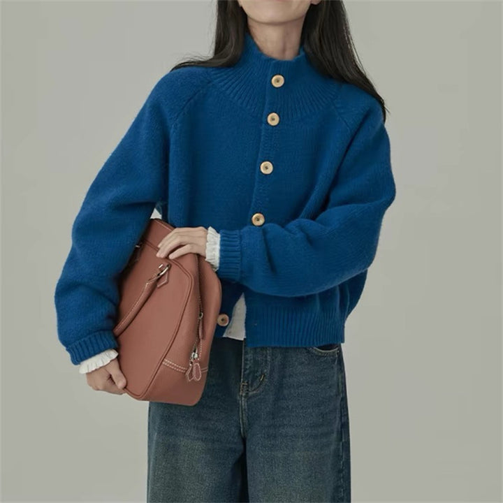 Kvinners kne-lengde cardigan med stående krage og trendy treknapper Skjora