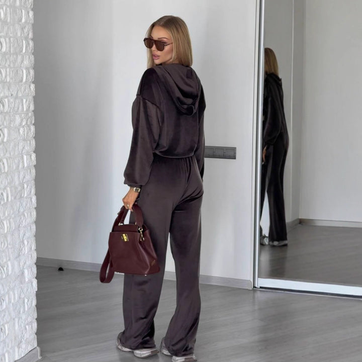 Kvinnens sporty velourjakke med hette Skjora