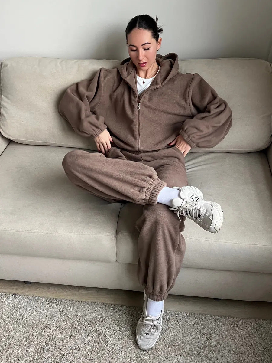Kvinnelig fleece joggingdress med hette Skjora